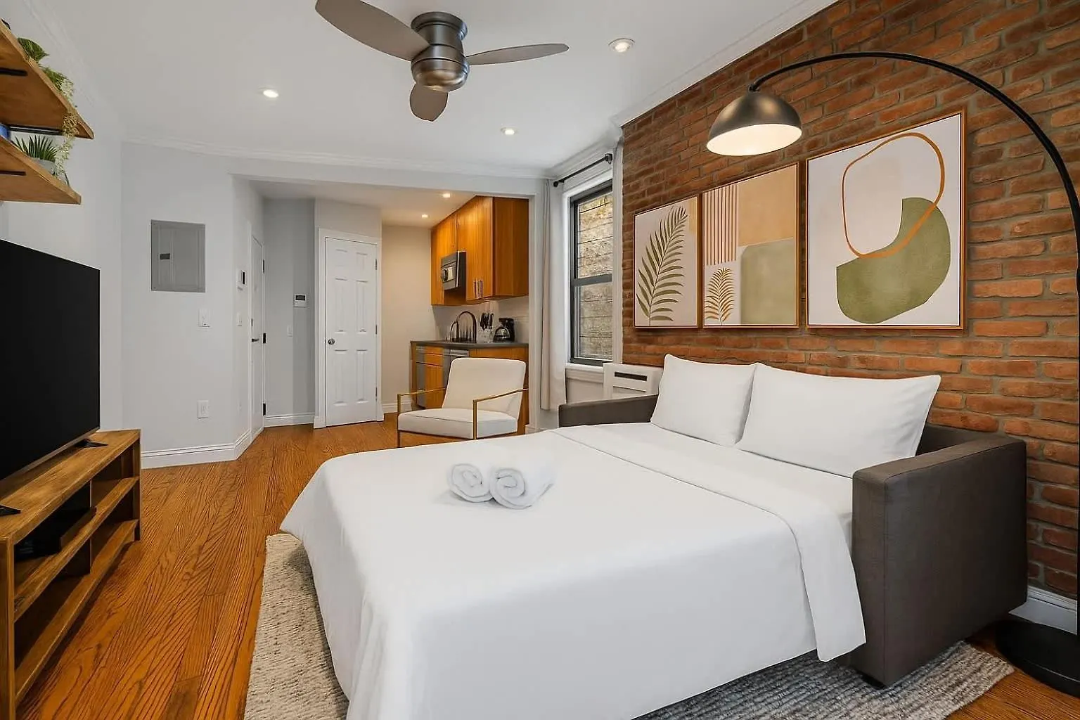 Stylish Stay in Trendy East Village ニューヨーク 0*,  米国